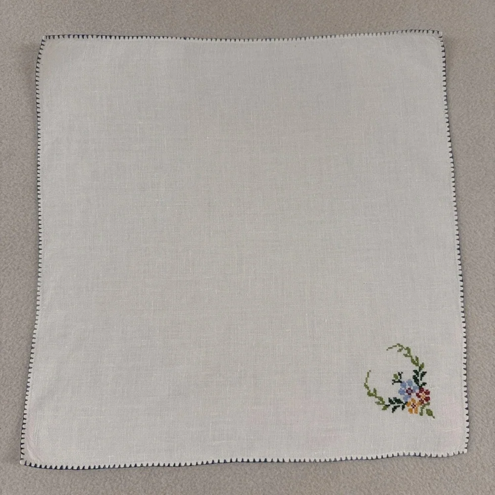 Vtg White Dinner Napkins Linen Cotton Embroidered Cross Stitch Blanket Edge 11